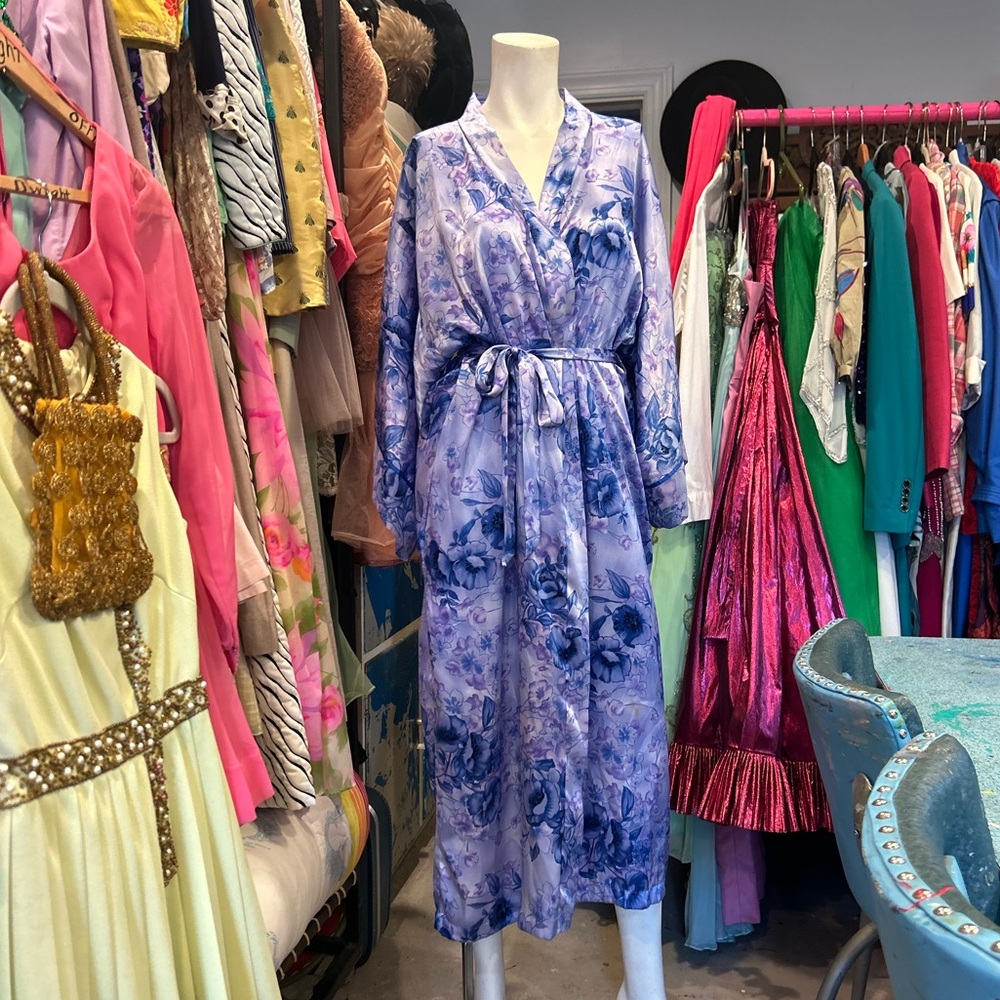 Lilac Floral Robe - Picture 3 of 10